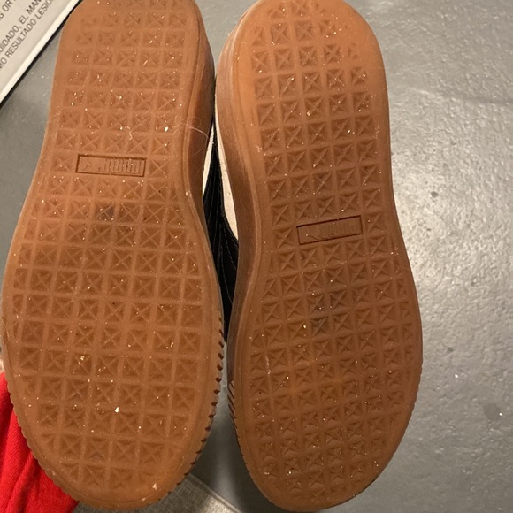 Puma suede platform core sneaker whisper white and black 8.5 - Picture 7 of 7